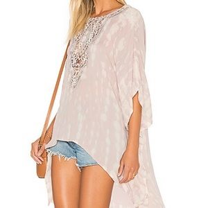 REVOLVE MADAGASCAR TUNIC IN SKIN TIE DIE ONE SIZE
TIARE HAWAII